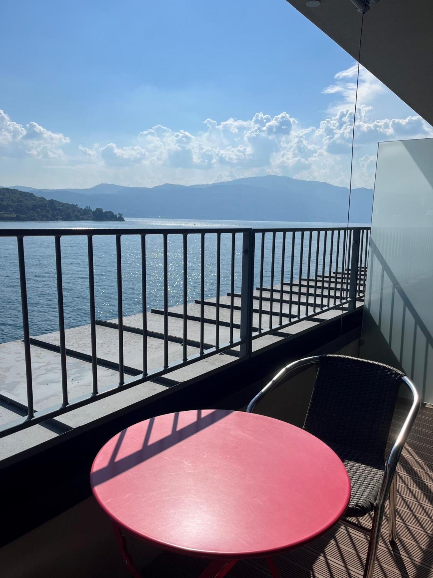 Serviced Apartments By Hotel De Charme Laveno Eksteriør billede